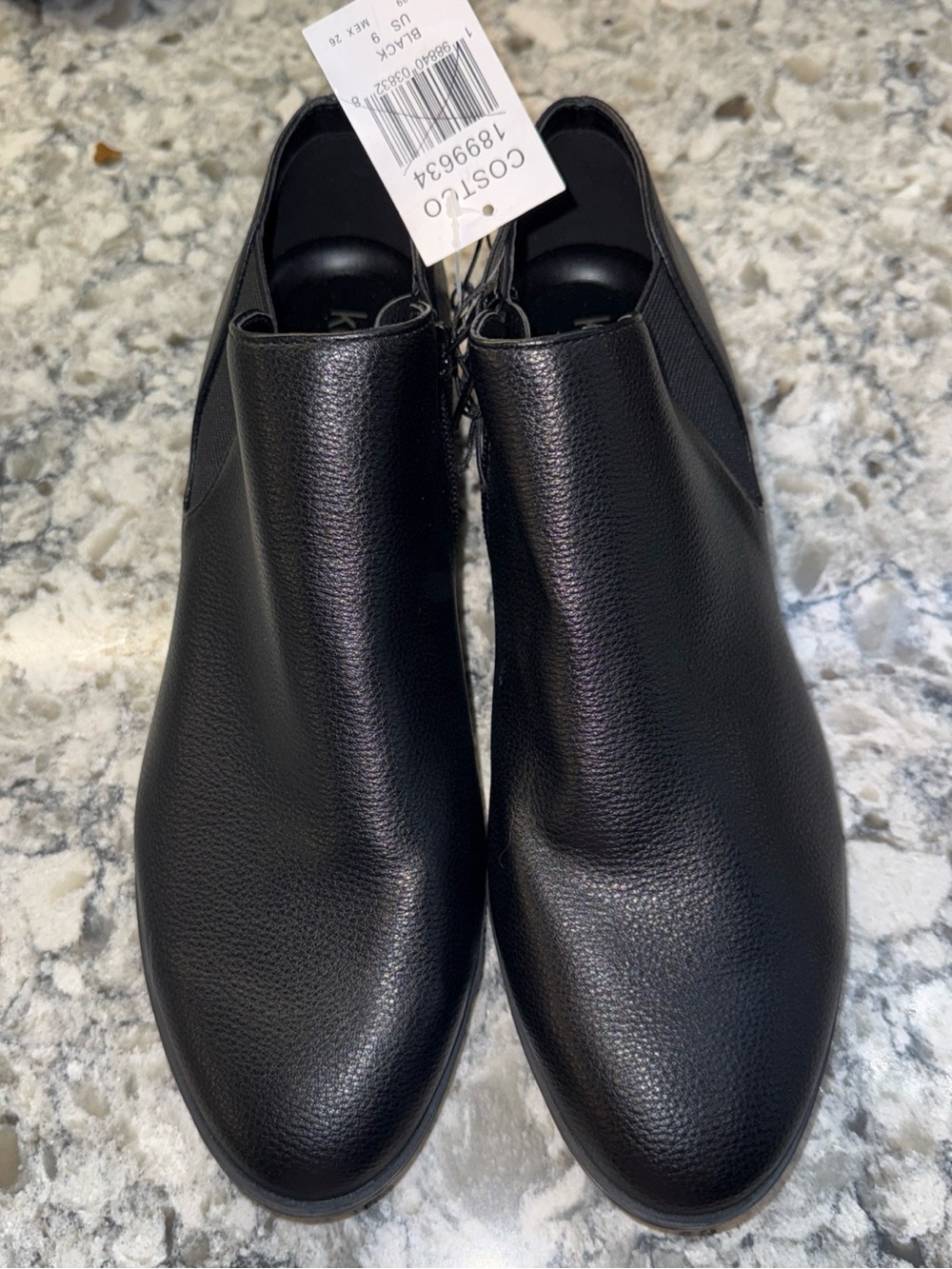 Kenzie Booties NWT Black-zip-up size 9